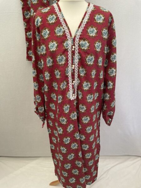 New with tag Khaadi redish pink patterned shalwar kameez set in size 14 but suited for size 16