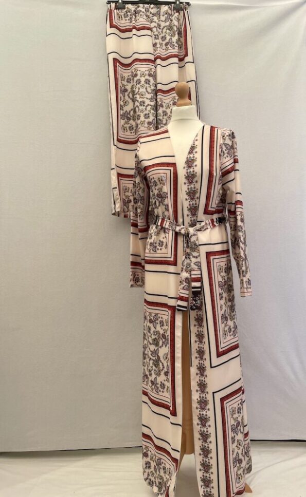 coordinated modest preloved two piece overjacket and wide leg trouser set in beige with rust red and black pattern. Excellent condition. Size 10/12