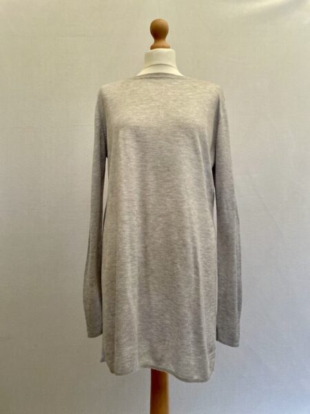 preloved Zara very fine knit light grey long jumper in size S, excellent condition